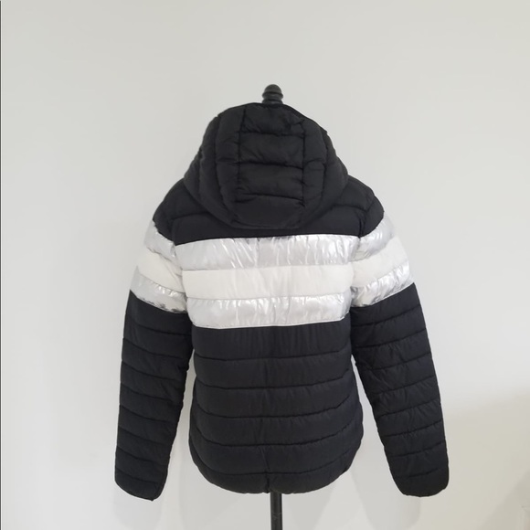 Forever 21 lightweight hooded puffer jacket - Picture 3 of 6